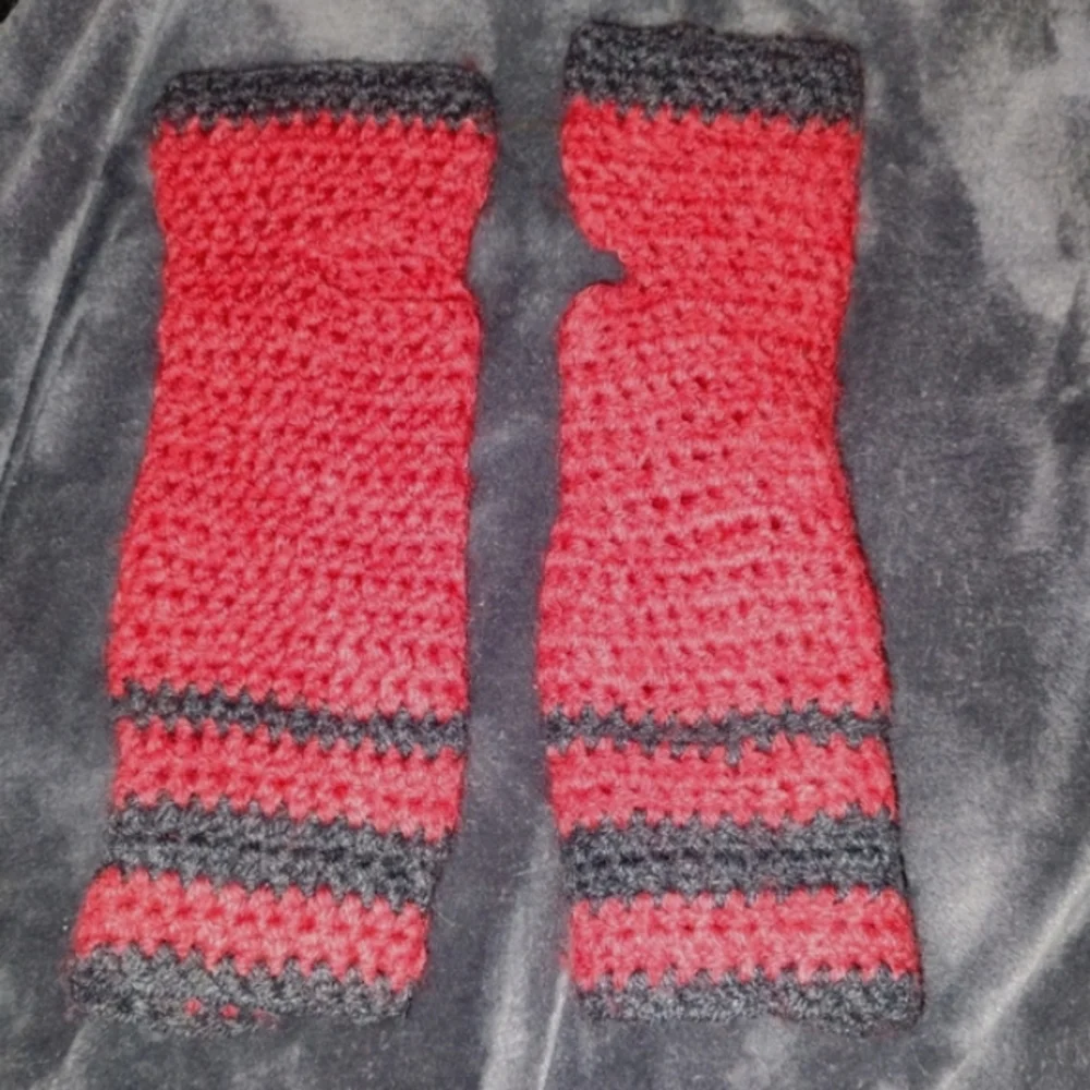 Crochet Fingerless Gloves with Button Closure NEW